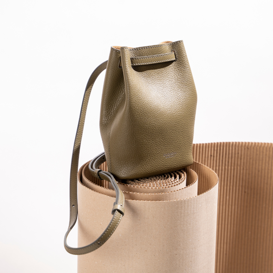 2WAY仕様のスモールバッグ「P.SACCA Shoulder (ピーサッカショルダー)」